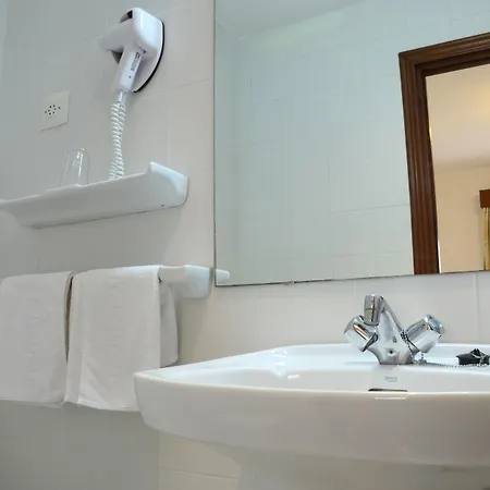 Otel El Coloso 2*